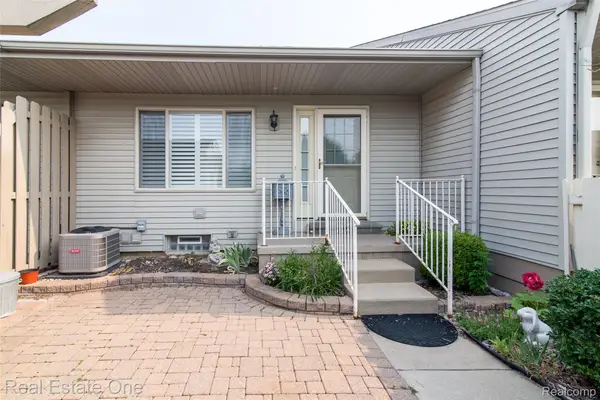61702 Williamsburg #2, SouthLyon, MI 48178