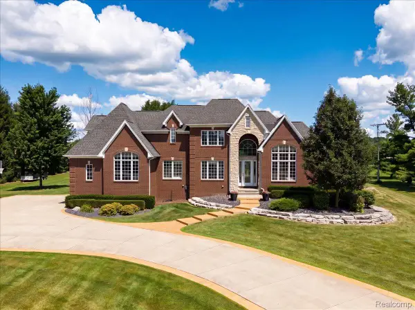 21901 31 Mile Road, Ray, MI 48096