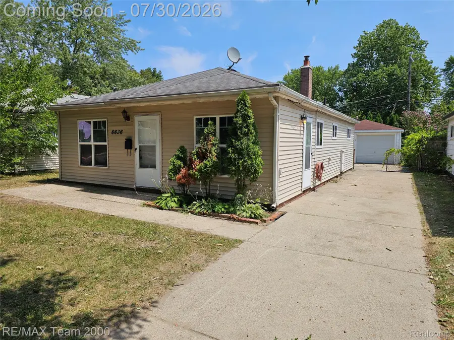 6636 N Waverly Street, Dearborn Heights, MI 48127 - #3