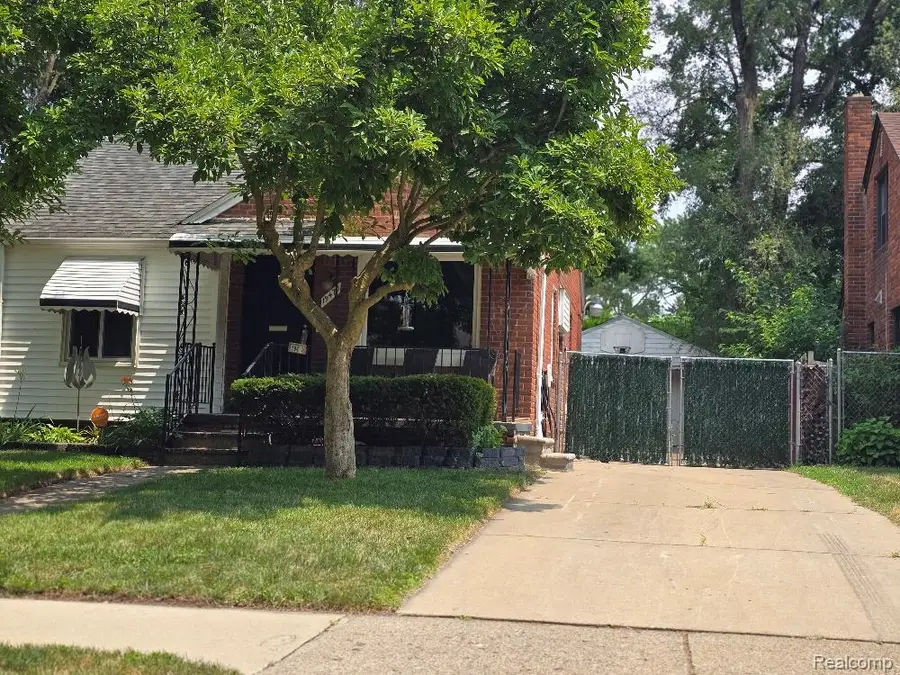 19470 Grandville Avenue, Detroit, MI 48219 - #2