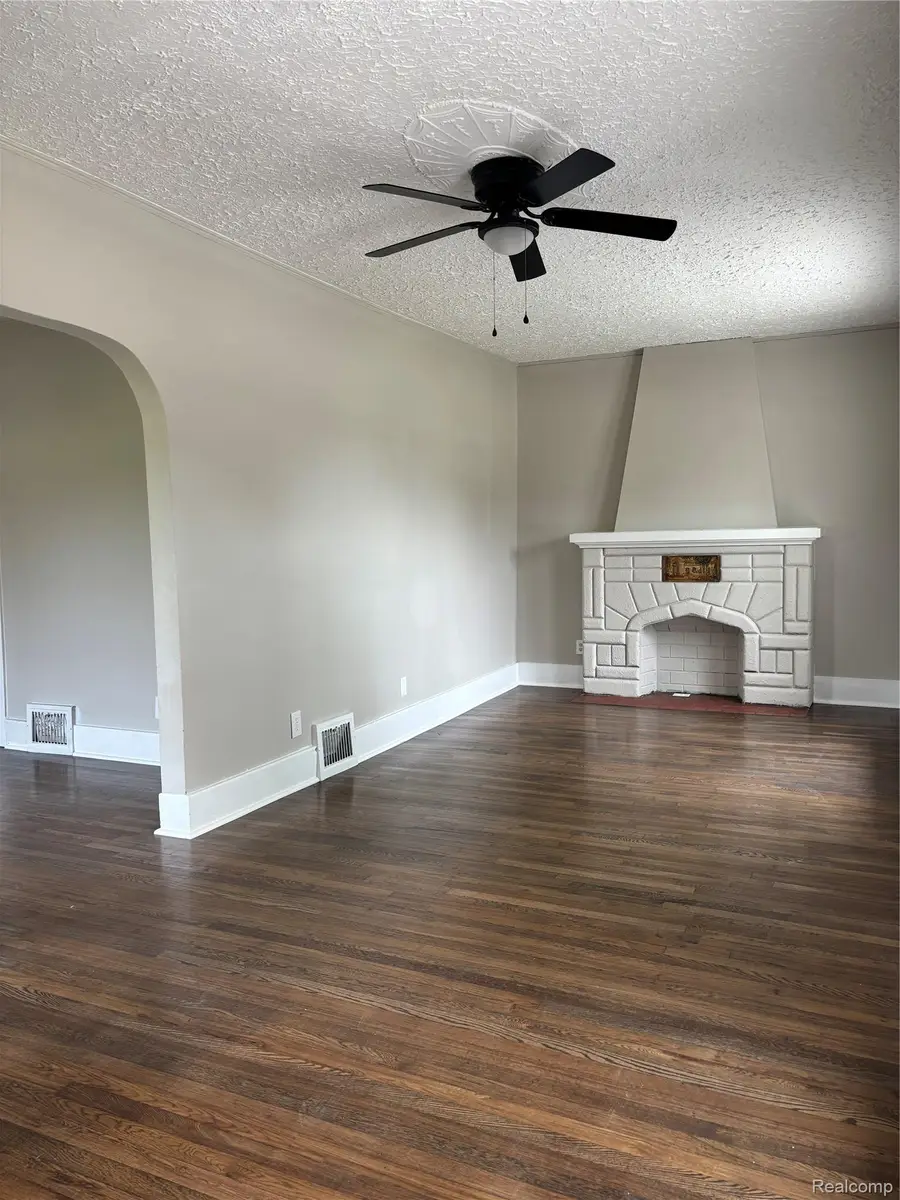 850 Montie Road, Lincoln Park, MI 48146 - #2