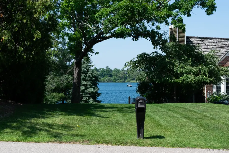1715 Hamilton Drive, Bloomfield, MI 48302 - #2