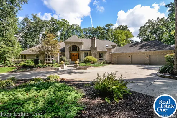 9673 Cross Creek Drive, SouthLyon, MI 48178