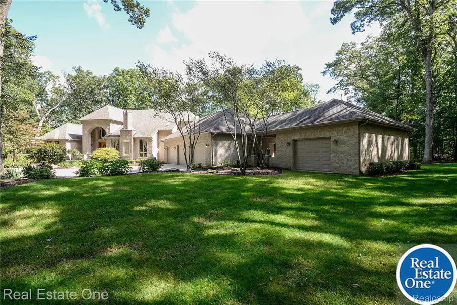 9673 Cross Creek Drive, Green Oak, MI 48178 - #3