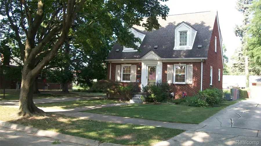 6528 Winona Street, Allen Park, MI 48101 - #2