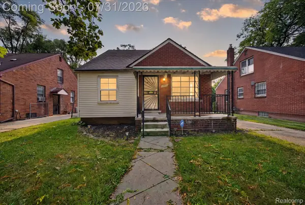 19490 Greenview Avenue, Detroit, MI 48219