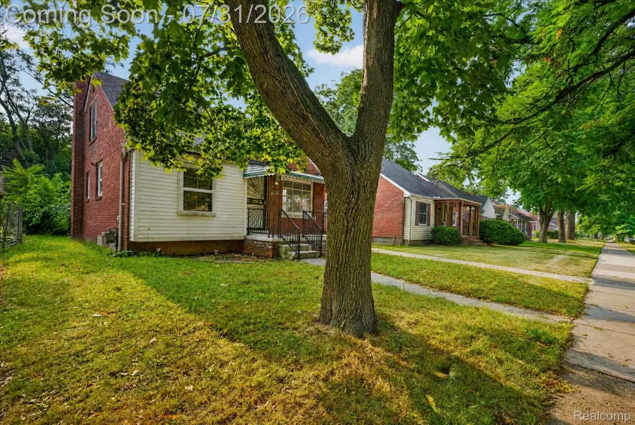19490 Greenview Avenue, Detroit, MI 48219 - #2
