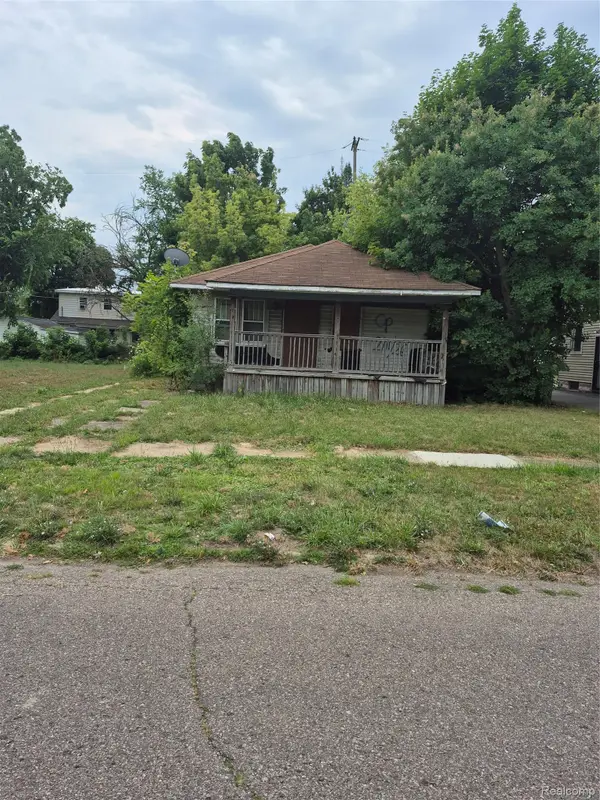 2221 Clement Street, Flint, MI 48504