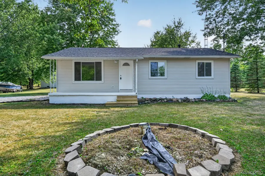 305 W Walker Street, Gaines, MI 48436 - #3