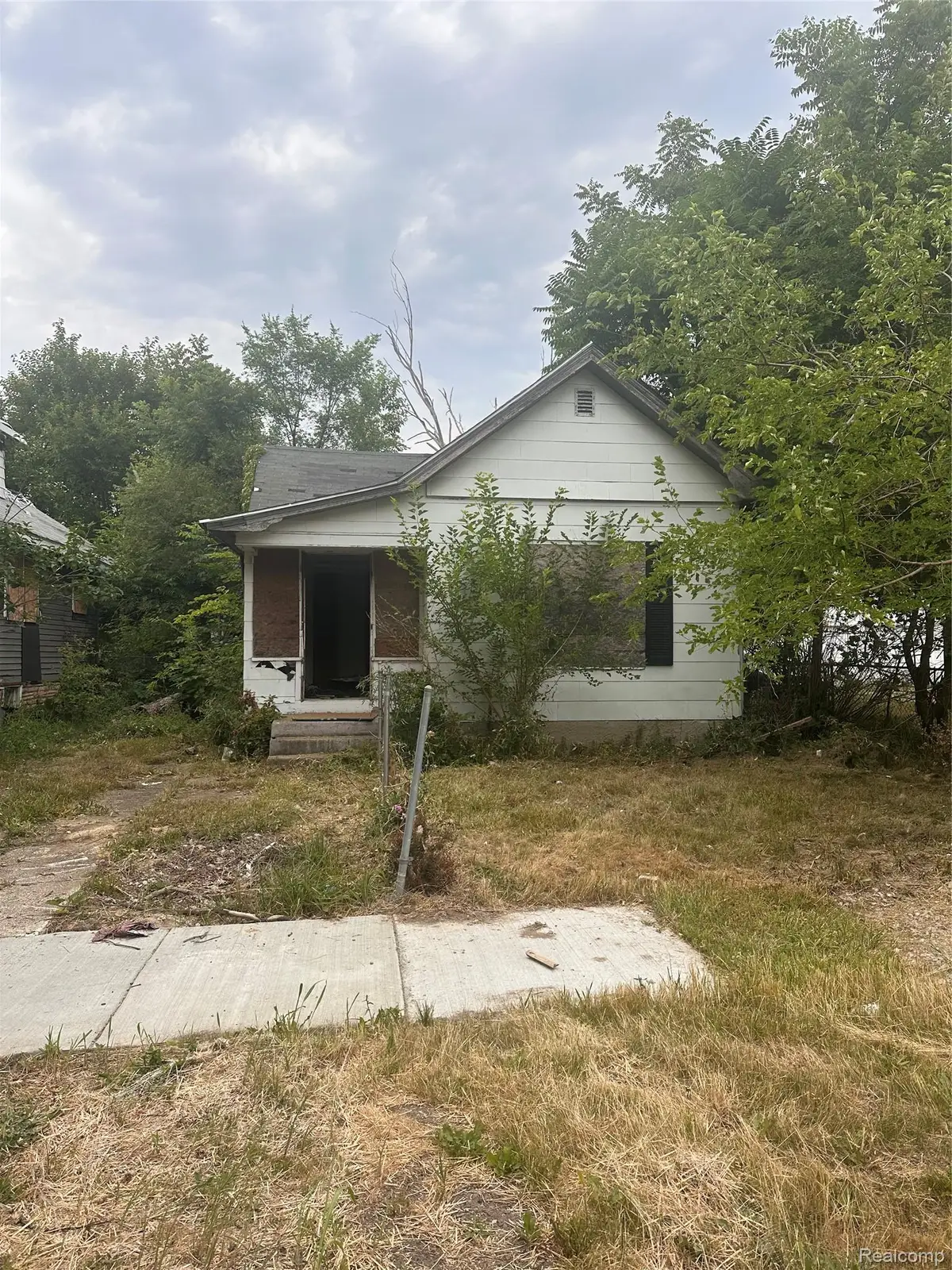 137 E Oakley Street, Flint, MI 48503 - #1