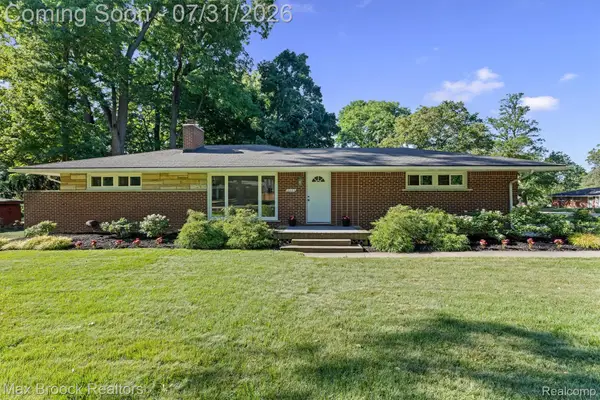 28455 Thorny Brae Road, FarmingtonHills, MI 48331