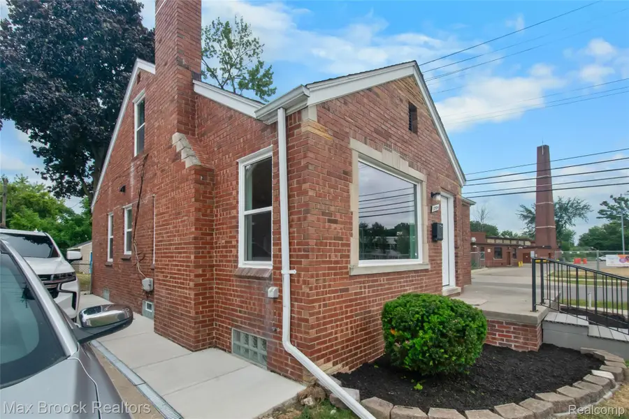 18904 Mallina Street, Detroit, MI 48236 - #3