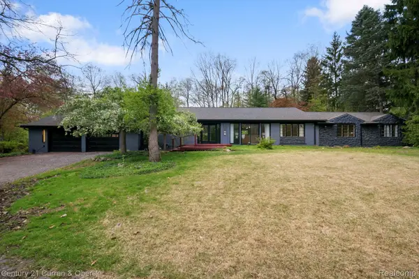 27869 Old Colony Street, Farmington, MI 48334