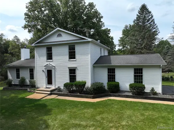 722 7 Mile Road, WhitmoreLake, MI 48189