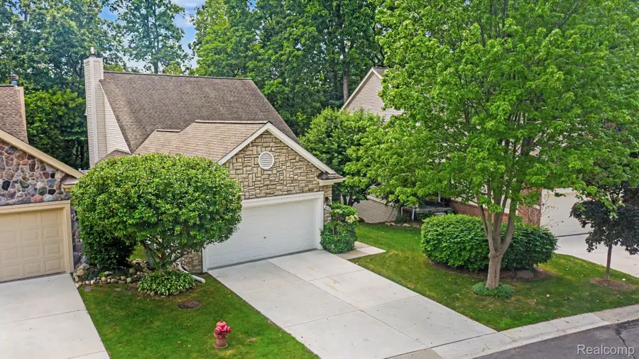 6573 Summit Ridge, Clarkston, MI 48346 - #2