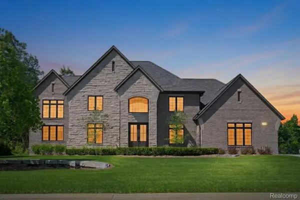 3836 Coachwood Lane, RochesterHills, MI 48309