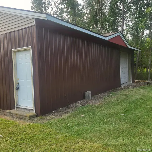8515 Rolling Acres Drive, Mayville, MI 48744