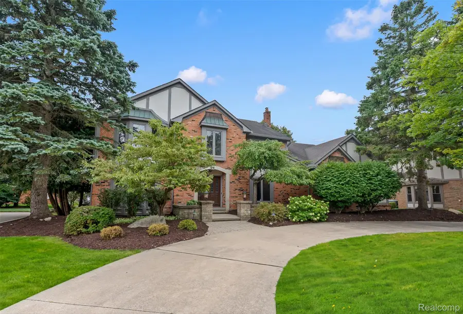 2849 River Trail Drive, Rochester Hills, MI 48309 - #2