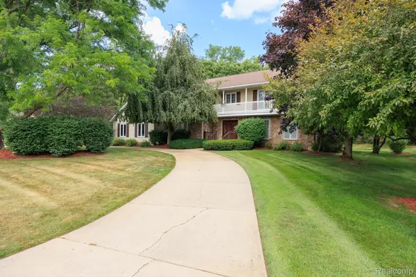 9705 Burning Tree Drive, GrandBlanc, MI 48439