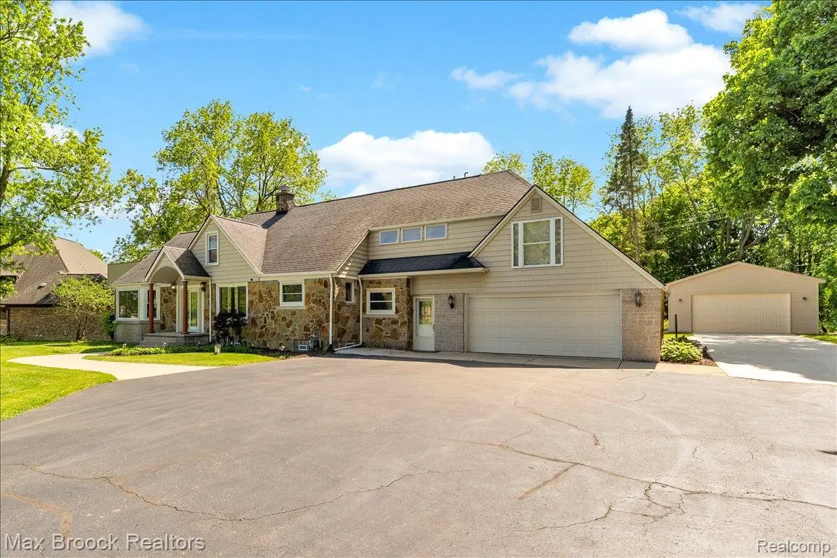 43747 Woodward Avenue, Bloomfield, MI 48302 - #1