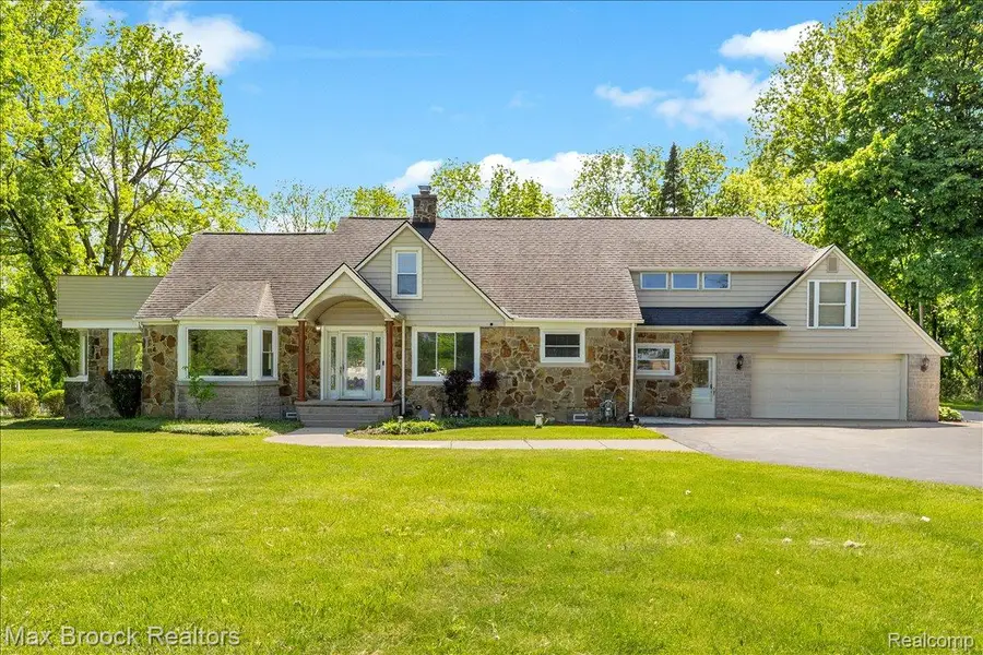 43747 Woodward Avenue, Bloomfield, MI 48302 - #2