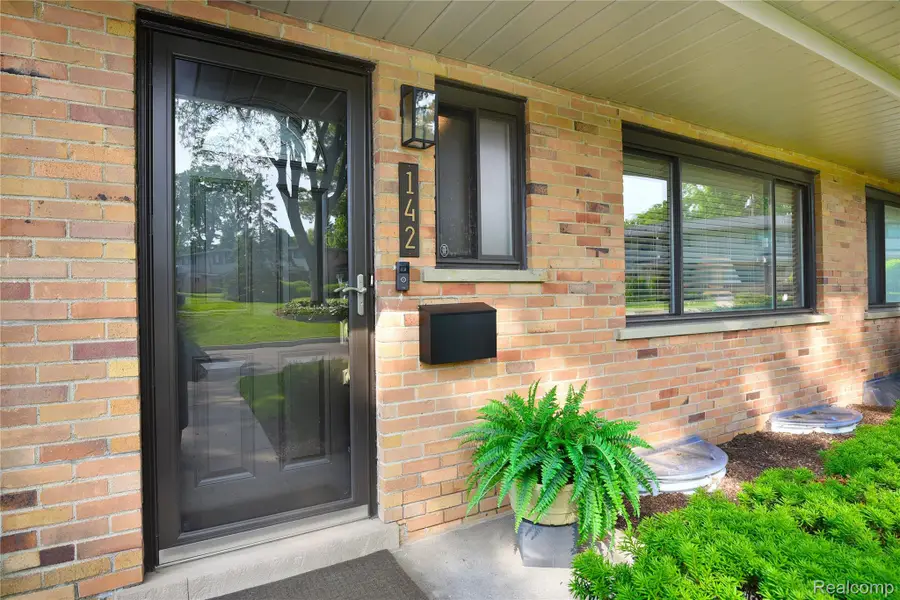 142 E Hickory Grove Road #3, Bloomfield Hills, MI 48304 - #2