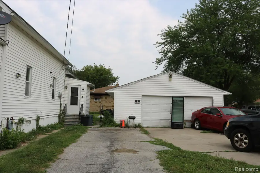2703 Narloch Street, Saginaw, MI 48601 - #3