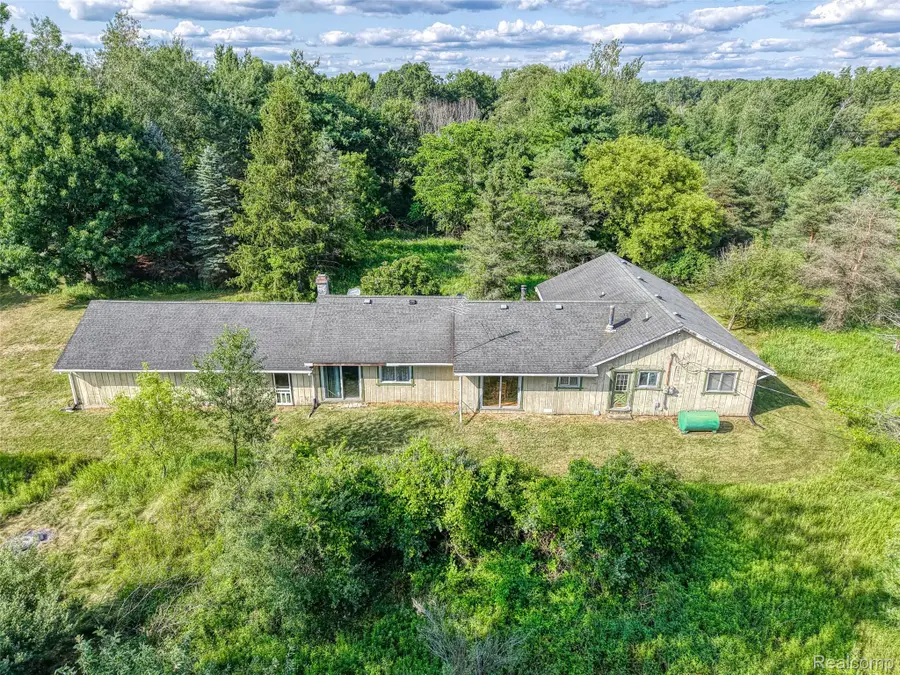 9671 Coon Lake Road, Gregory, MI 48137 - #2