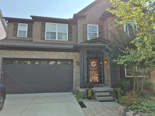 4976 W Stonegate Circle, LakeOrion, MI 48359
