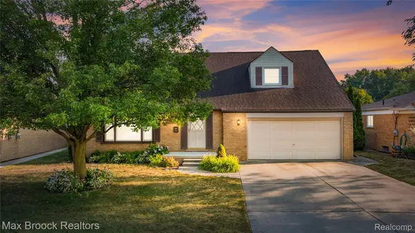 22596 Lange Street, StClairShores, MI 48080