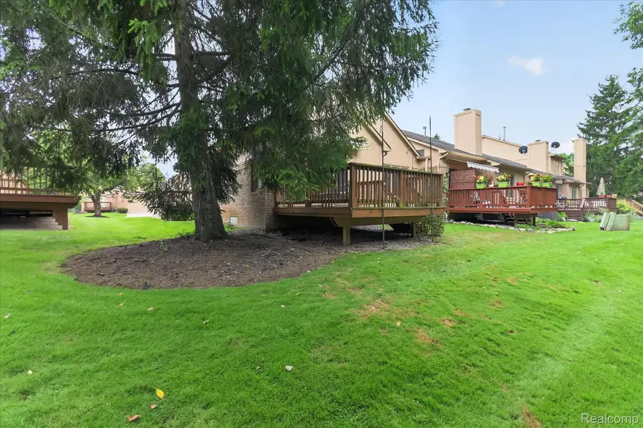 21660 River Ridge Trail, Farmington Hills, MI 48335 - #3