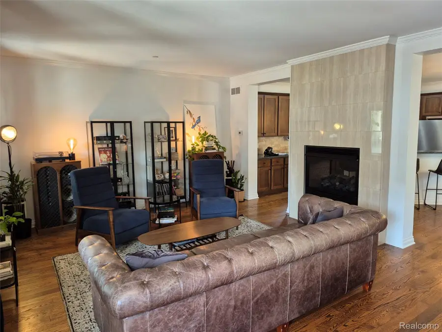 3913 Andover Avenue, Auburn Hills, MI 48326 - #2