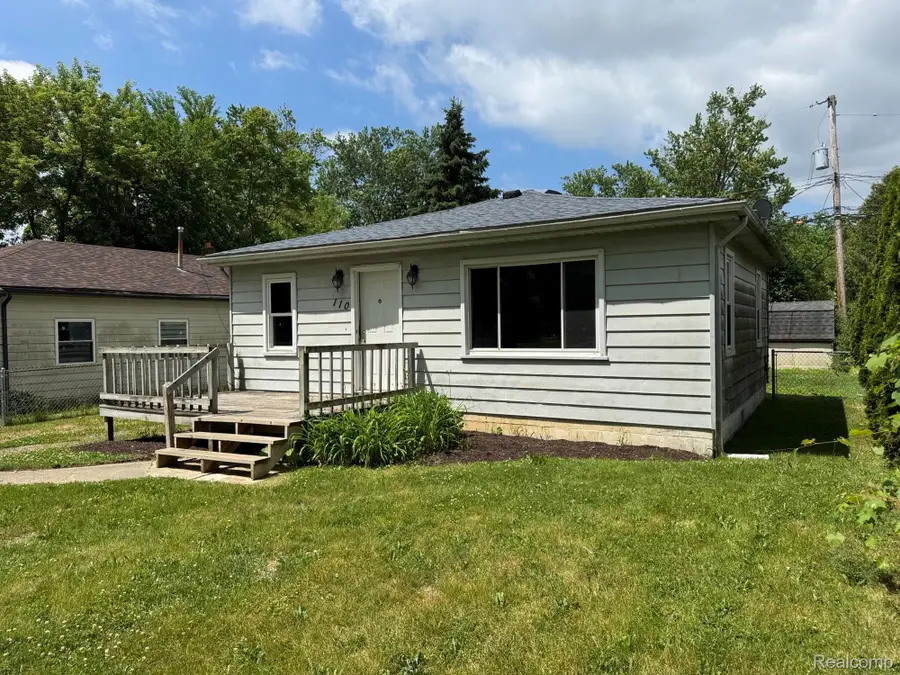 110 Waterly Avenue, Waterford, MI 48328 - #2