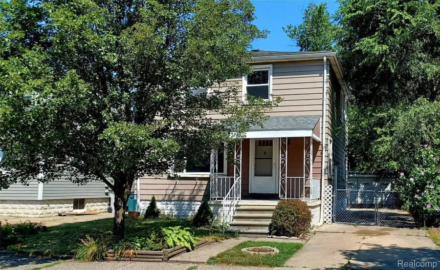 66 W Garfield Avenue, Hazel Park, MI 48030 - #2