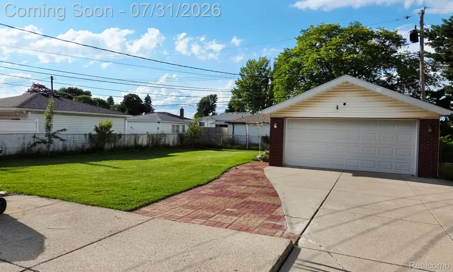 8577 Christine Street, Warren, MI 48093 - #2