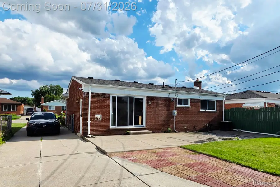 8577 Christine Street, Warren, MI 48093 - #3