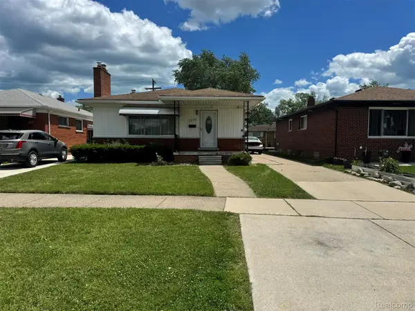 22122 Kelly Road, Eastpointe, MI 48021