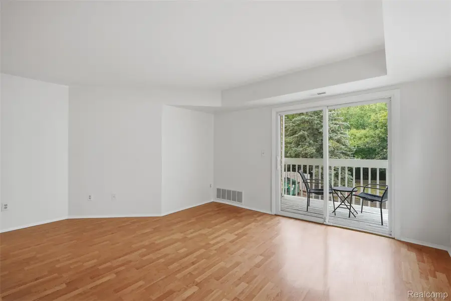 2215 S Huron Parkway #1, Ann Arbor, MI 48104 - #3