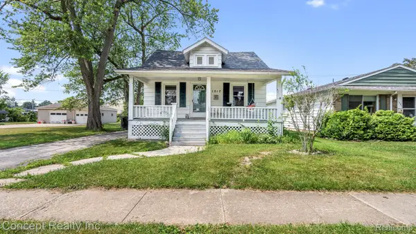 1217 Bentley Drive, Monroe, MI 48162