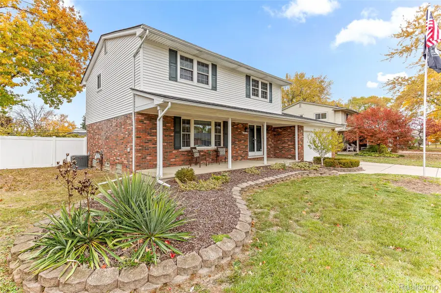 16515 Festian Drive, Clinton Township, MI 48035 - #2