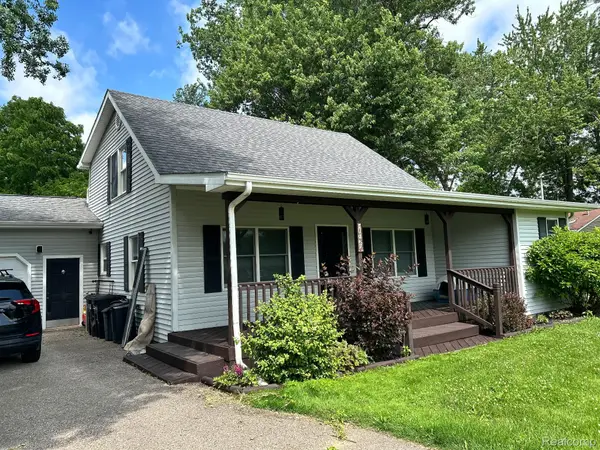 1242 Adams Road, Burton, MI 48509