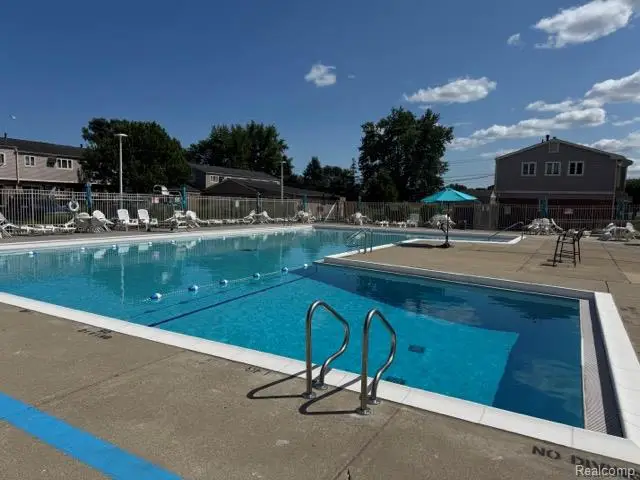 20250 Great Oaks Circle, Clinton Township, MI 48036 - #2