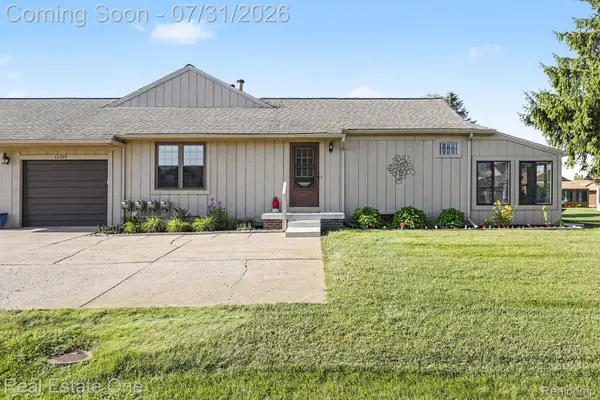 12399 Nantucket Drive #4, SouthLyon, MI 48178