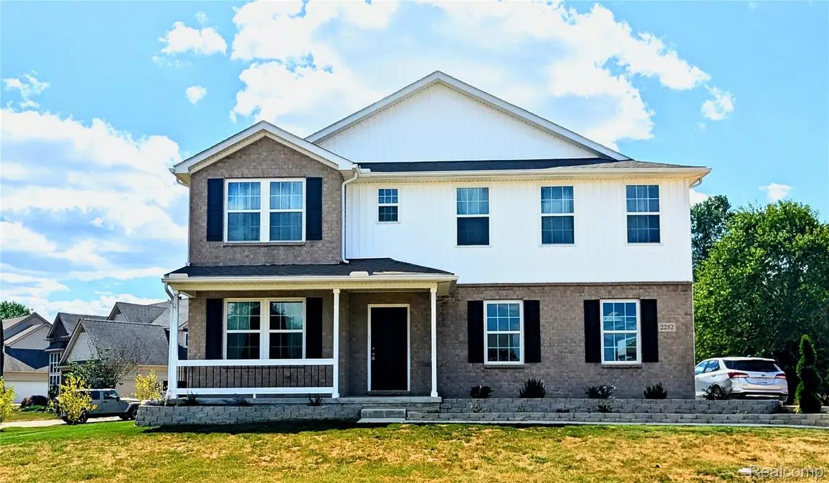 2252 Lake Ridge Drive, Grand Blanc, MI 48439 - #1