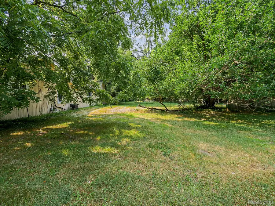 26747 Vassar Avenue, Redford, MI 48240 - #2