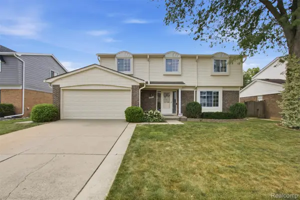 15814 Amore Street, ClintonTownship, MI 48038