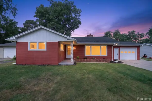 9737 Silverside Drive, SouthLyon, MI 48178