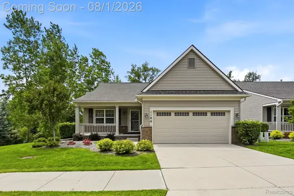 1100 Paradise Trail, Oxford, MI 48371