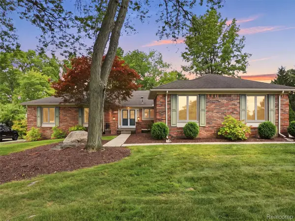 12703 Portsmouth Crossing, Plymouth, MI 48170