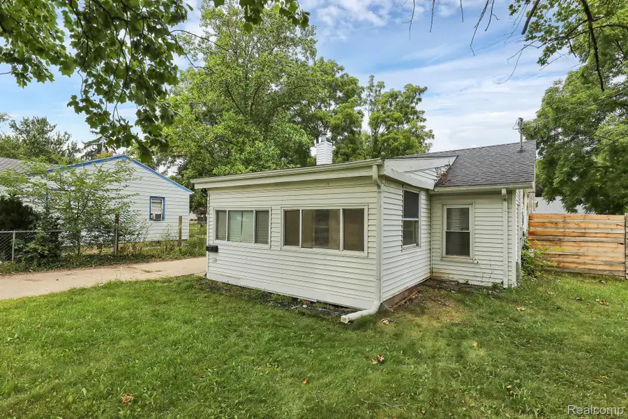 719 Robert Street, Lansing, MI 48910 - #2